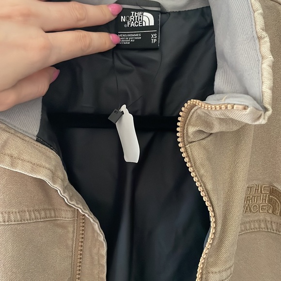 Xs north face tan vest, meant to fit oversized - Picture 2 of 3